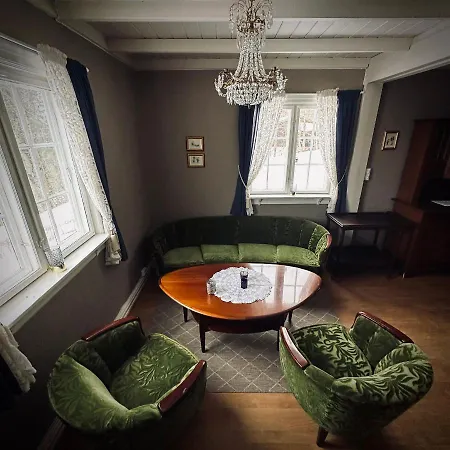 Hasselbakken * Eidsvoll község